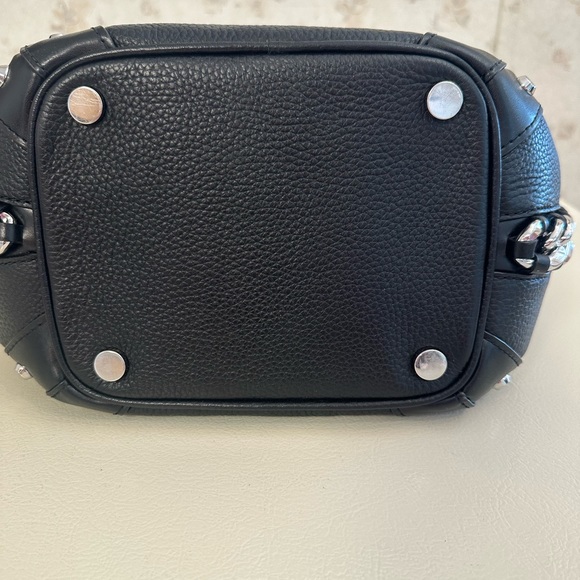 Michael Kors Chain Leather Shoulder Bag w/Crossbody Strap - Picture 3 of 6